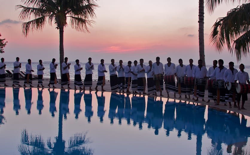 Kuredu Island Resort & Spa-Live Music.jpg