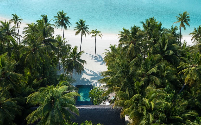 OneAndOnly_ReethiRah_Accommodation_BeachVillaWithPool_Aerial2_LR_001.jpg
