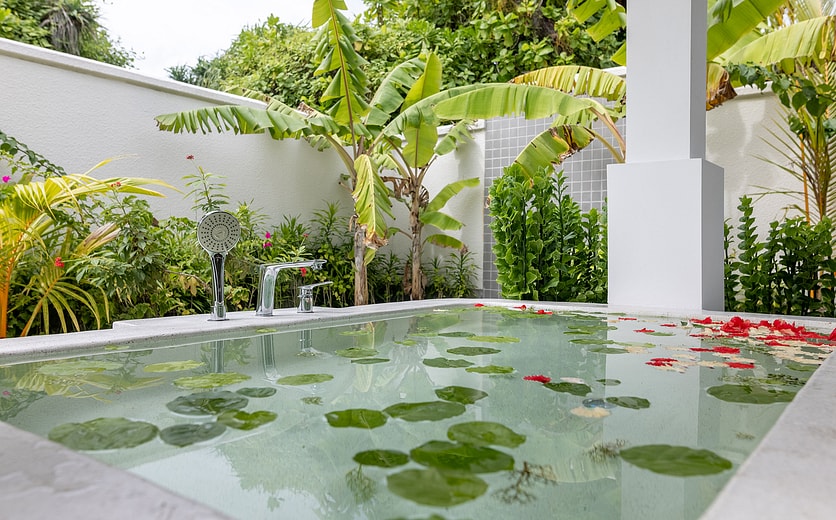 SW-Veyo-Spa-Bath.jpg