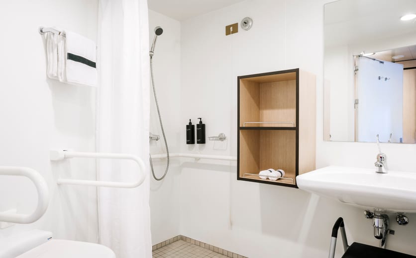 Hurtigruten Expeditions MS Fram SD - Clara Tuma and Hurtigruten 3.JPG