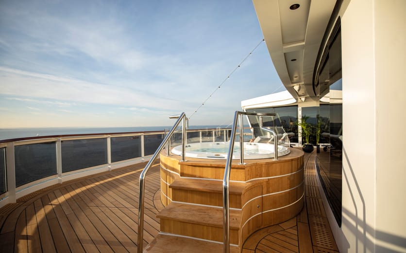 RSSC - Seven Seas Splendor - Accommodation - Regent Suite 5.jpg