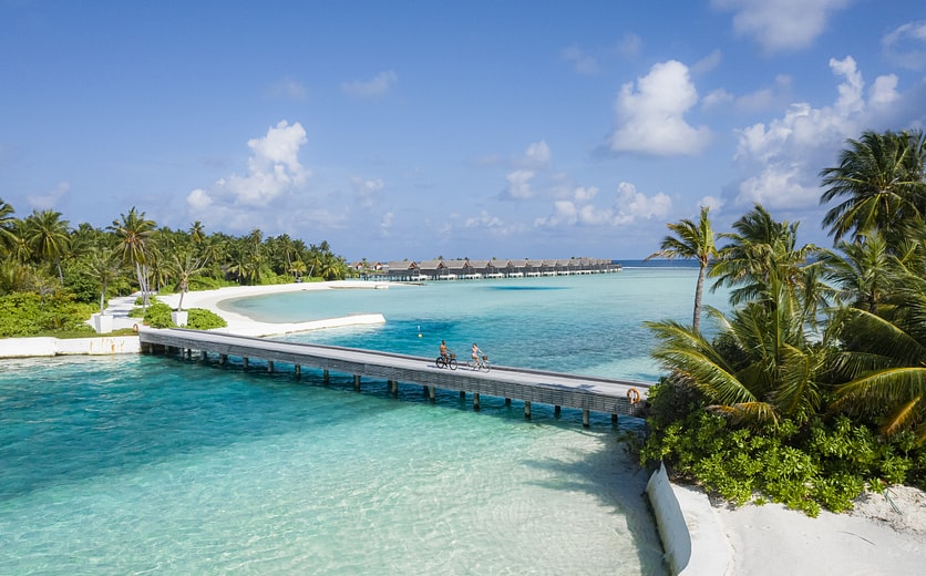 1a- Niyama_Private_Islands_Maldives_Couple_On_Bridge.jpg