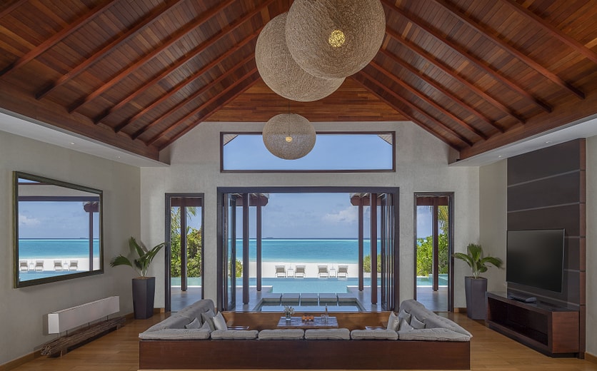 4bbbbbb living room.jpg