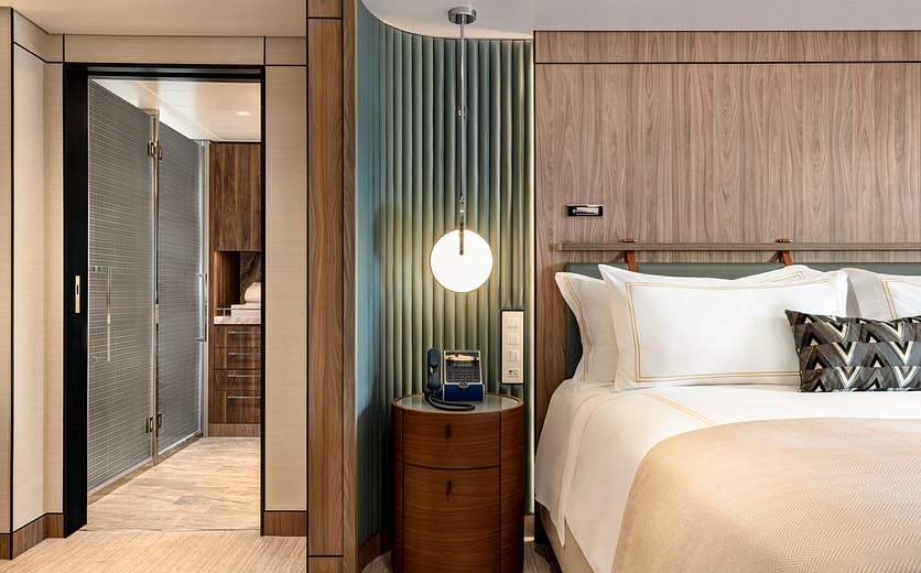 Oceania Cruises A-Class Vista Suite 3.jpg