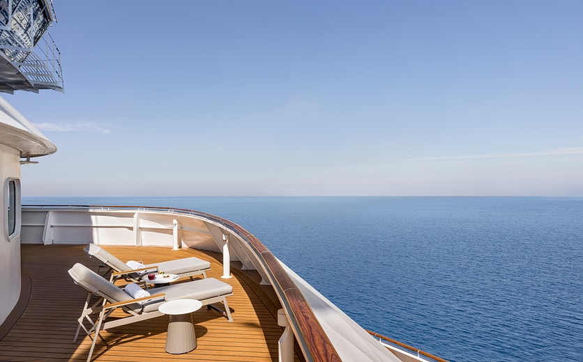 Oceania Cruises A-Class Vista Suite 7.jpg