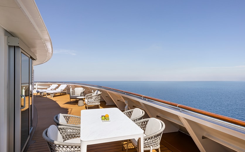 Oceania Cruises A-Class Vista Suite 8.jpg