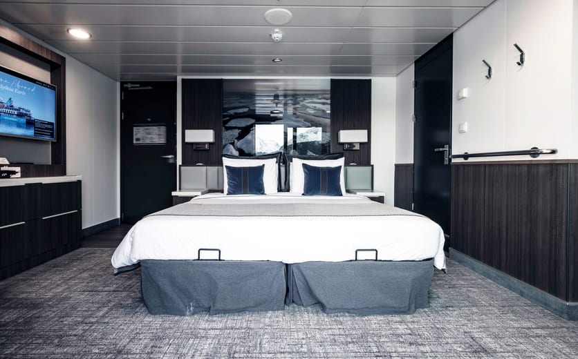 AE Expeditions, SYLVIA EARLE, Balcony Stateroom Superior 616, Richard IAnson.jpg