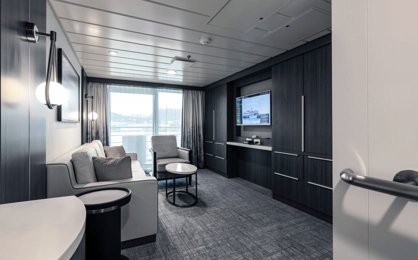 AE Expeditions, SYLVIA EARLE, Captains Suite 420, Richard IAnson-6.jpg