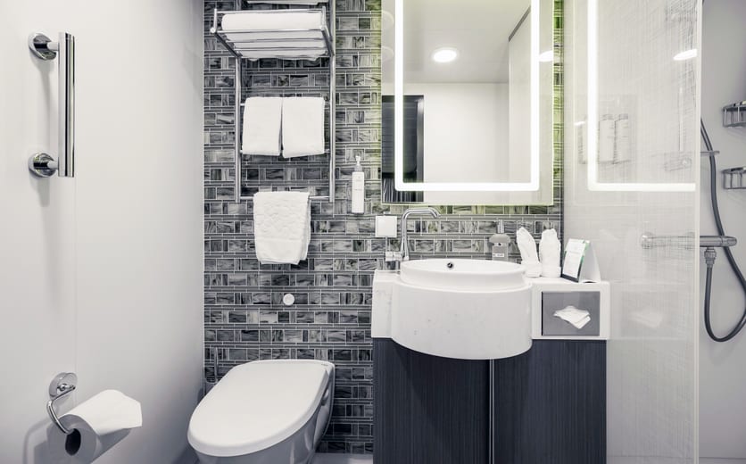 AE Expeditions, SYLVIA EARLE, Junior Suite 705, Richard IAnson-11.jpg