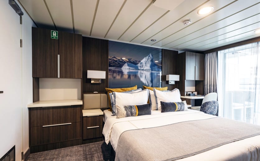 AE Expeditions, SYLVIA EARLE, Junior Suite 705, Richard IAnson-6.jpg