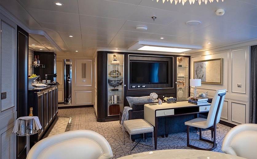 RSSC, Seven Seas Splendor, Master Suite 1.jpg