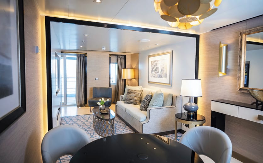 RSSC, Seven Seas Splendor, Seven Seas Suite 2.jpg