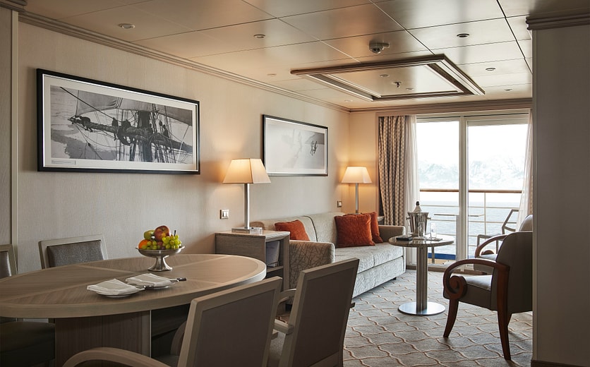 Silversea SILVER CLOUD Silver Suite 4.jpg