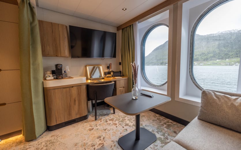 Swan Hellenic SH Diana Oceanview 6.jpg