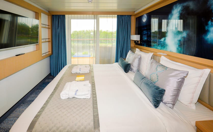Quark Expeditions Ocean Explorer Junior Suite 2.JPG