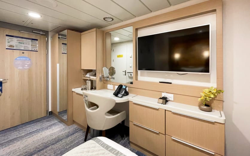 Quark Expeditions Ocean Explorer Studio Single 0.jpg