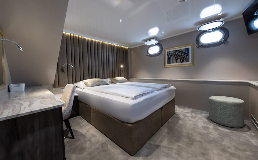 APT MV Lady Eleganza CAT 1 Double Lower Deck.jpg