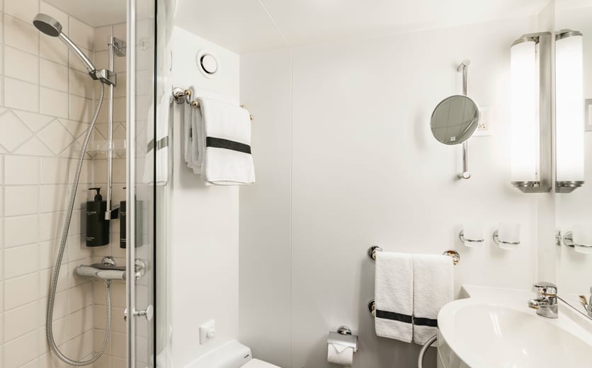 HX Hurtigruten Expeditions, MS Fram, Expedition Suites Bathrooms 1 ©Clara Tuma.jpg