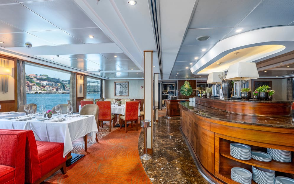 Amawaterways AmaVida Main Restaurant 2 ©Bruno Barreira & Amawaterways.jpeg