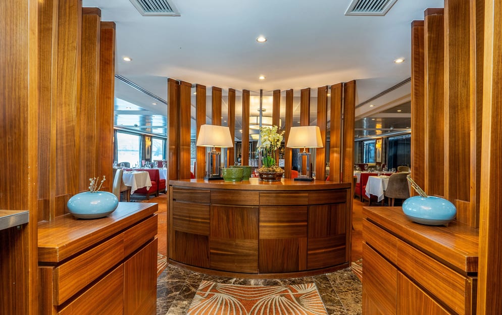 Amawaterways AmaVida Main Restaurant 8 ©Bruno Barreira & Amawaterways.jpeg