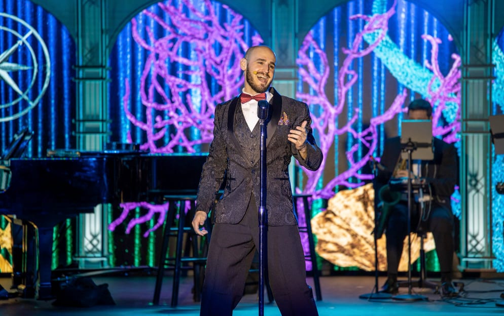 Azamara Cruises Azamara Journey Club Crooner © Tim Faircloth, Azamara Cruises3.jpg