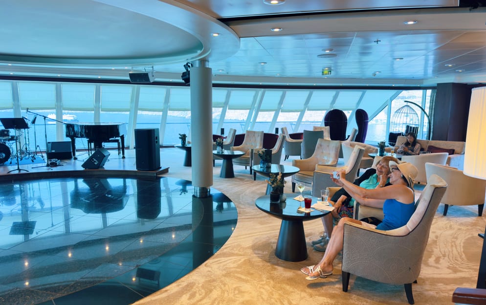 Azamara Cruises The Living Room © Jenna Lyn, Azamara Cruises1.jpg