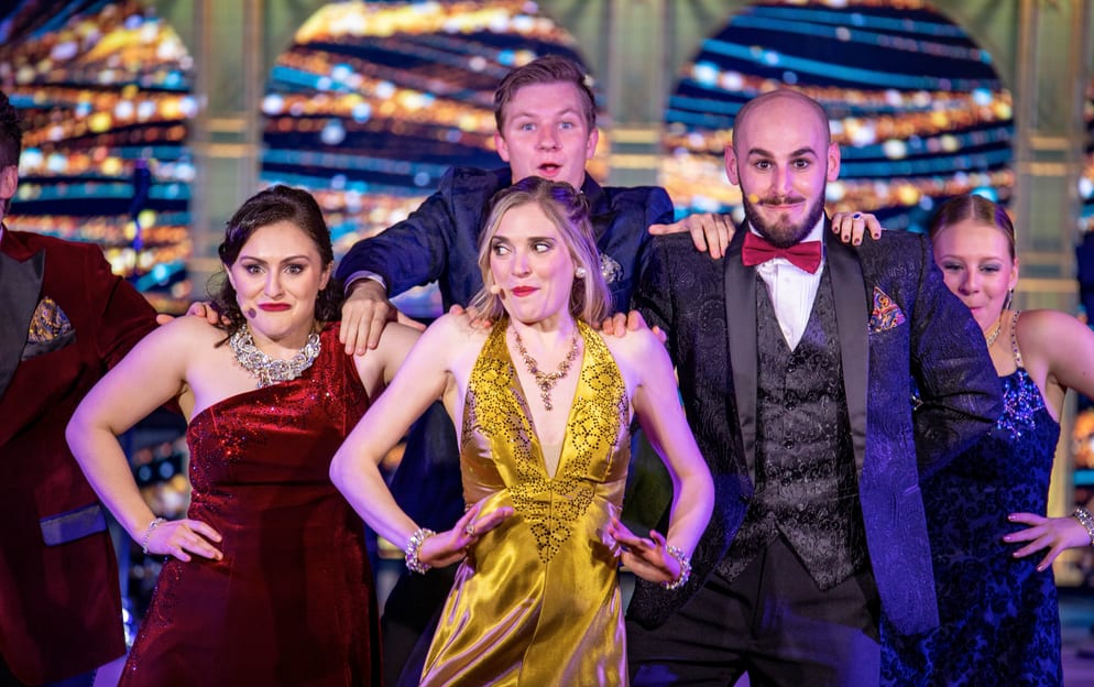 Azamara Cruises Azamara Journey Club Crooner © Tim Faircloth, Azamara Cruises4.jpg