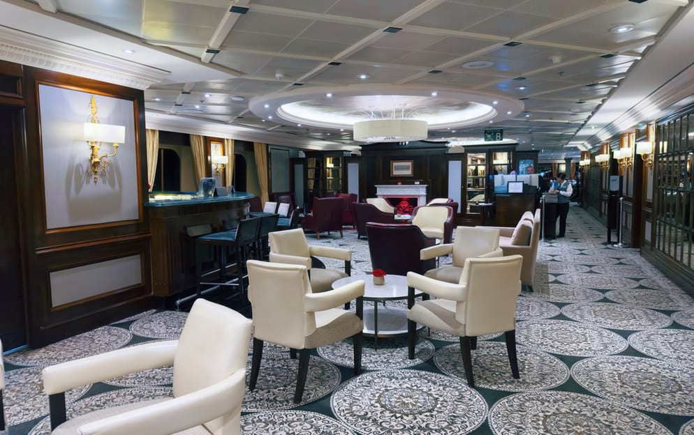 Azamara Cruises Discoveries Lounge ©Jenna Lyn, Azamara Cruises4.jpg