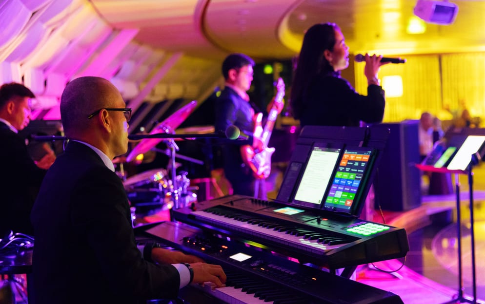 Azamara Cruises The Living Room © Jenna Lyn, Azamara Cruises5.jpg