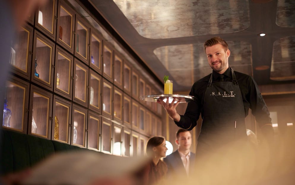 Silversea S.A.L.T. Bar Service ©Silversea Cruises Ltd.jpg